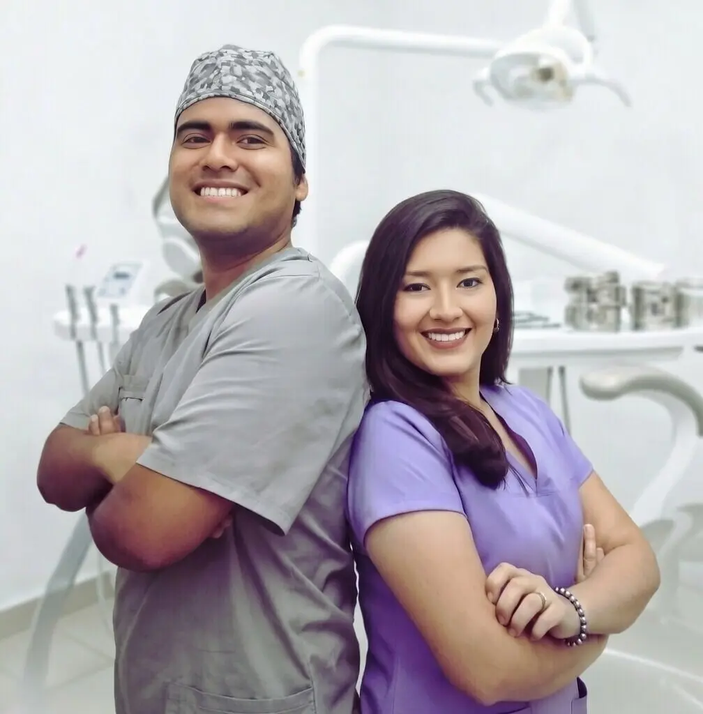 Odontólogos de la clínica dental en Lima Arte y Sonrisas